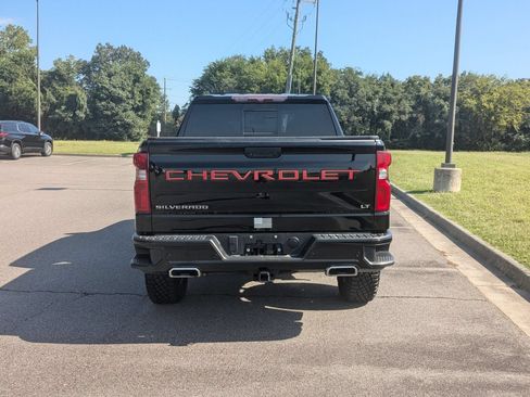 Used 2022 Chevrolet Silverado 1500 LT Trail Boss w/ Convenience Package II AWD/4WD image 4