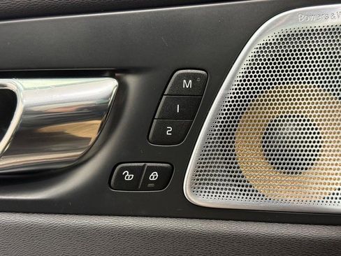 Used 2018 Volvo XC60 T8 Inscription w/ Luxury Seat Package image 14