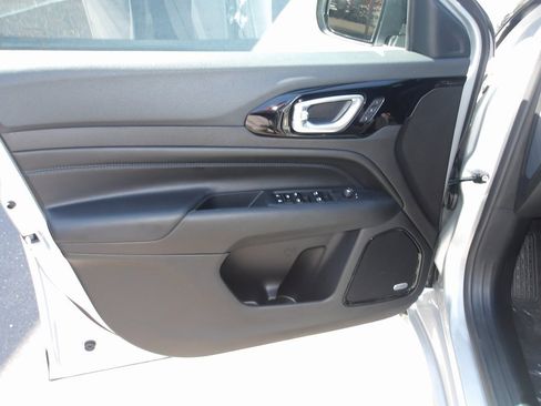 New 2025 Jeep Compass Limited w/ High Altitude Package image 11