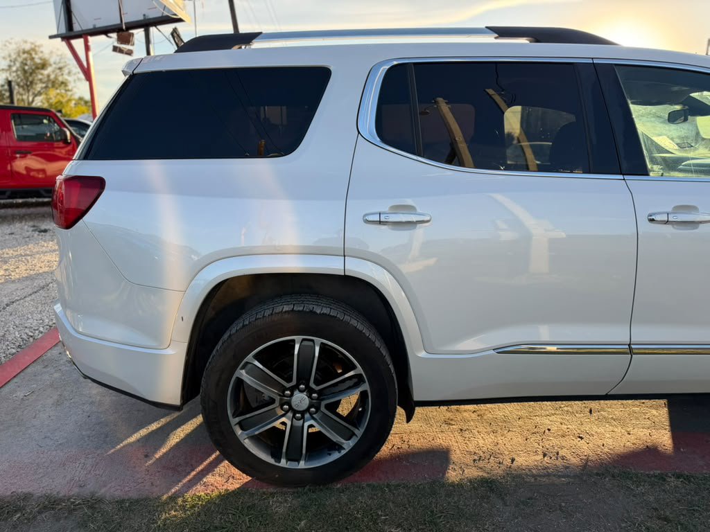 Used 2017 GMC Acadia Denali AWD/4WD image 9