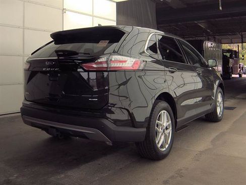 Used 2024 Ford Edge SEL w/ Convenience Package AWD/4WD image 5