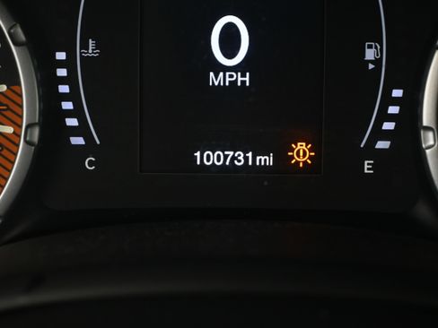 Used 2020 Jeep Renegade Latitude image 9