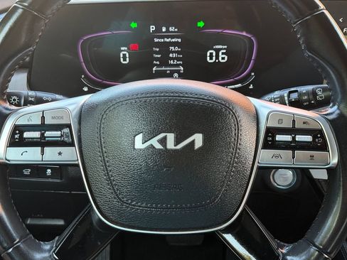 Used 2023 Kia Telluride EX w/ EX Captain's Chair Package FWD image 24