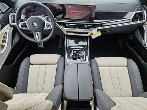 Used 2026 BMW X7 M60i image 15