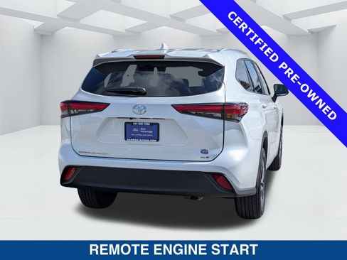 Used 2023 Toyota Highlander XLE image 4