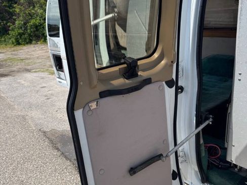 Used 1997 Ford E-150 and Econoline 150 RWD image 22