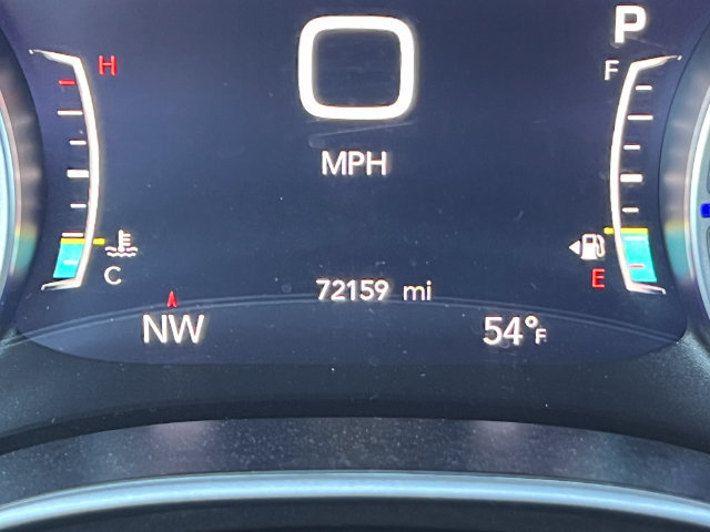 Used 2024 Chrysler Pacifica Touring-L FWD image 7