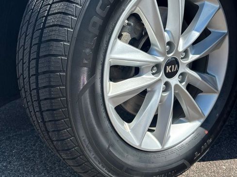 Used 2019 Kia Sorento AWD w/ LX Convenience Package image 10