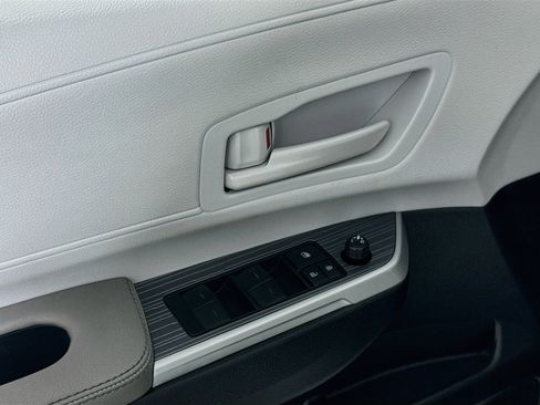 Certified 2026 Toyota Sienna LE AWD/4WD image 19