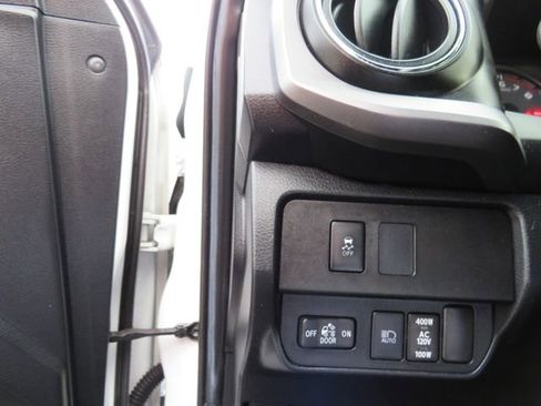 Certified 2021 Toyota Tacoma TRD Off-Road w/ Technology Package image 35