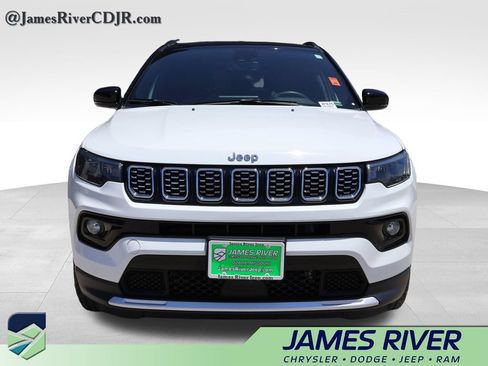 Used 2025 Jeep Compass Limited AWD/4WD image 7