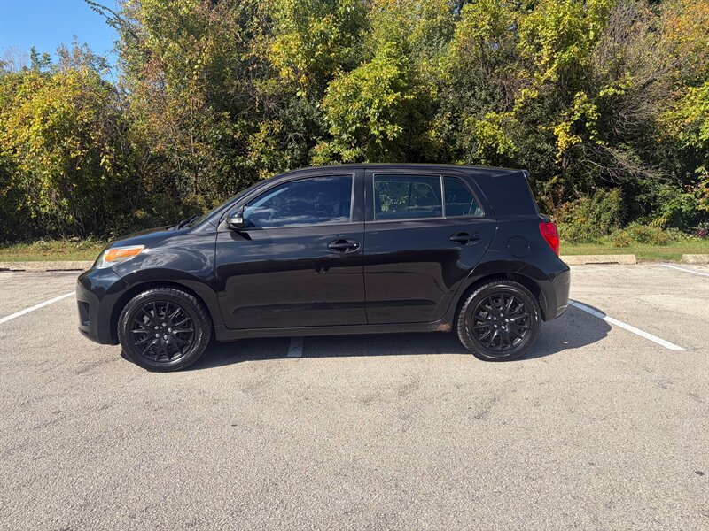 Used 2009 Scion xD FWD image 2