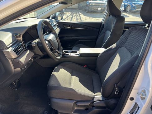 Used 2025 Toyota Camry LE image 27