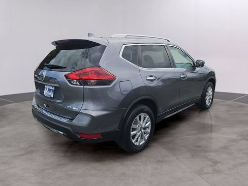 Used 2018 Nissan Rogue SV AWD/4WD image 4