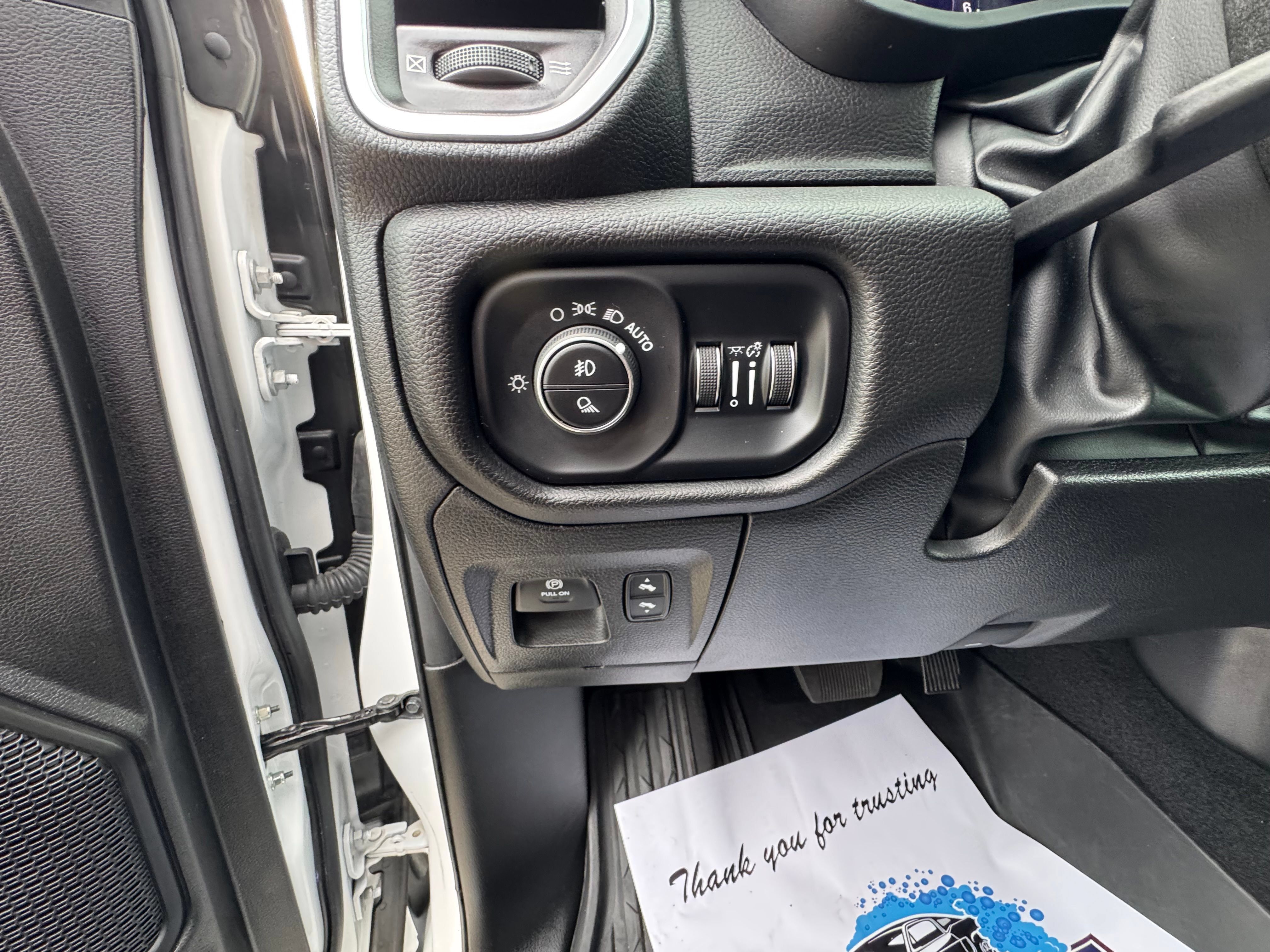 Used 2025 RAM 1500 Big Horn AWD/4WD image 31