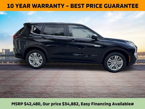 New 2025 Mitsubishi Outlander ES image 4