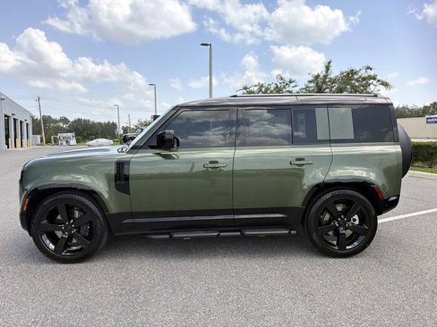 New 2026 Land Rover Defender 110 X-Dynamic SE AWD/4WD image 2