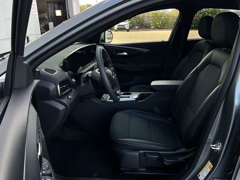 Used 2025 Buick Envista Preferred image 10