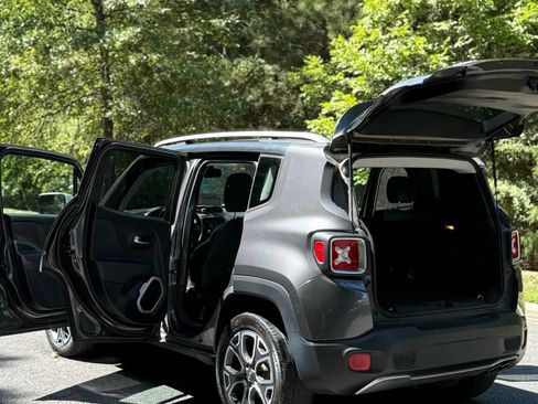 Used 2017 Jeep Renegade Limited AWD/4WD image 9