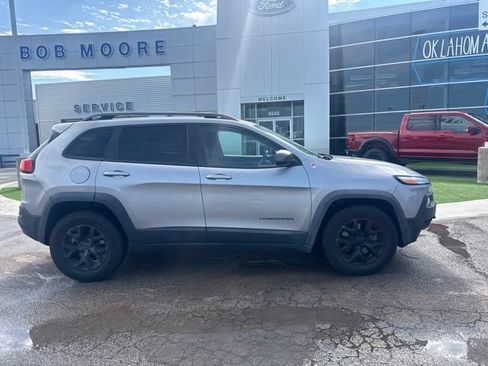 Used 2014 Jeep Cherokee Trailhawk AWD/4WD image 4