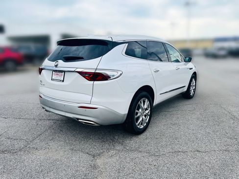 Used 2023 Buick Enclave Essence w/ Experience Buick Package FWD image 8