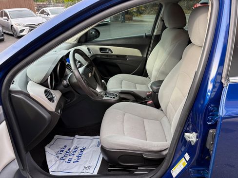 Used 2012 Chevrolet Cruze LT image 9