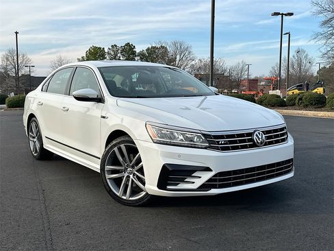 Used 2019 Volkswagen Passat 2.0T SE R-Line image 1