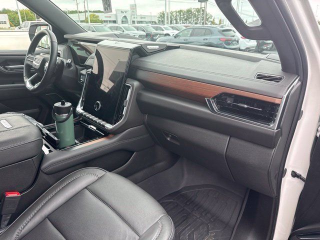 Used 2025 GMC Yukon Denali w/ LPO, Floor Liner Package AWD/4WD image 19