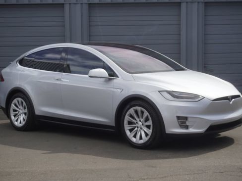 Used 2016 Tesla Model X 75D AWD/4WD image 10