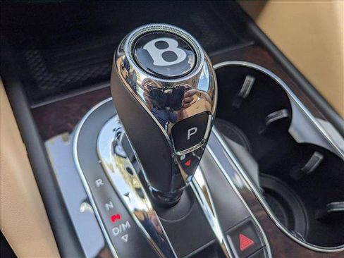 Used 2023 Bentley Bentayga image 12