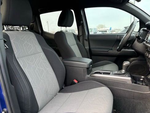 Used 2023 Toyota Tacoma TRD Sport w/ Advanced Technology Package image 10