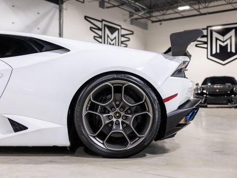 Used 2016 Lamborghini Huracan LP 610-4 image 18