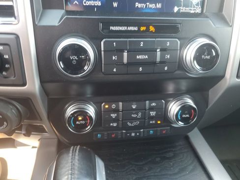 Used 2020 Ford F150 Platinum w/ Equipment Group 701A Luxury AWD/4WD image 18