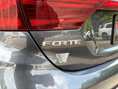 Used 2021 Kia Forte LXS FWD image 22