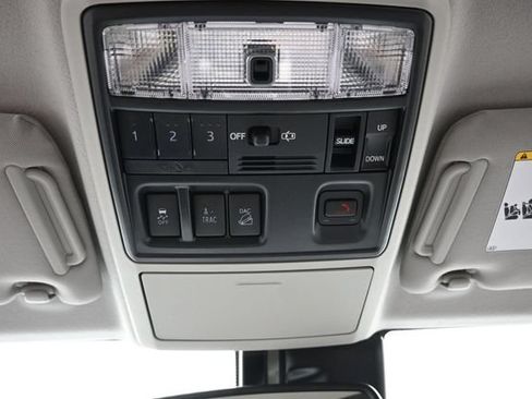 Used 2023 Toyota 4Runner Limited AWD/4WD image 37
