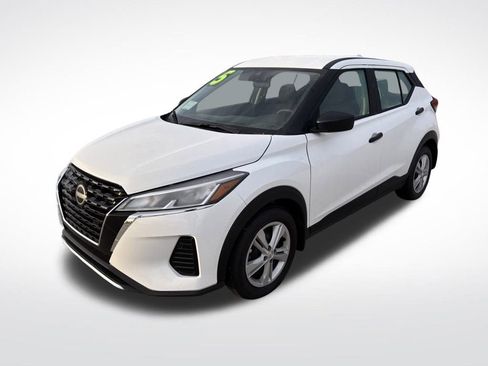 Used 2025 Nissan Kicks Play S image 5