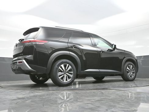 Used 2025 Nissan Pathfinder SL image 33