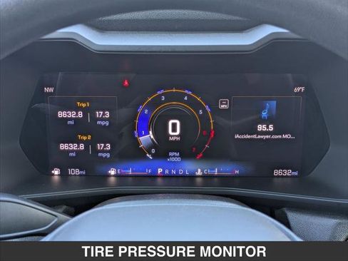 Used 2025 Chevrolet Colorado W/T RWD image 13