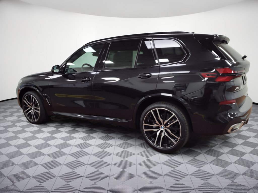 Used 2026 BMW X5 xDrive40i w/ M Sport Package AWD/4WD image 3