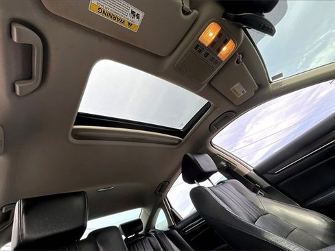 Used 2018 Honda Accord Touring image 17