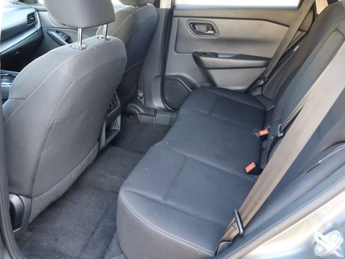 Used 2024 Nissan Rogue S FWD image 5