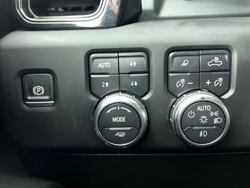Used 2024 GMC Sierra 2500 AT4X AWD/4WD image 18