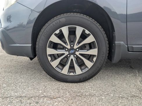 Used 2017 Subaru Outback 2.5i Limited AWD/4WD image 2