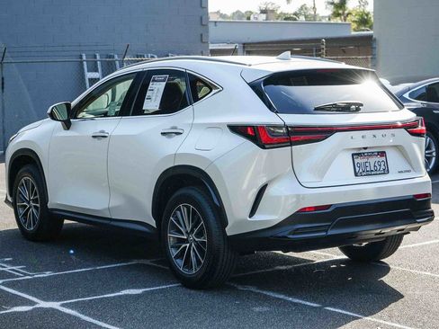 Used 2025 Lexus NX 250 FWD w/ Accessory Package (Z1) image 4
