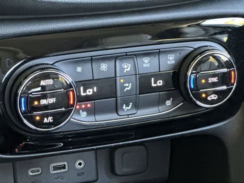 Used 2023 Buick Encore GX Select w/ Sport Touring Package image 20