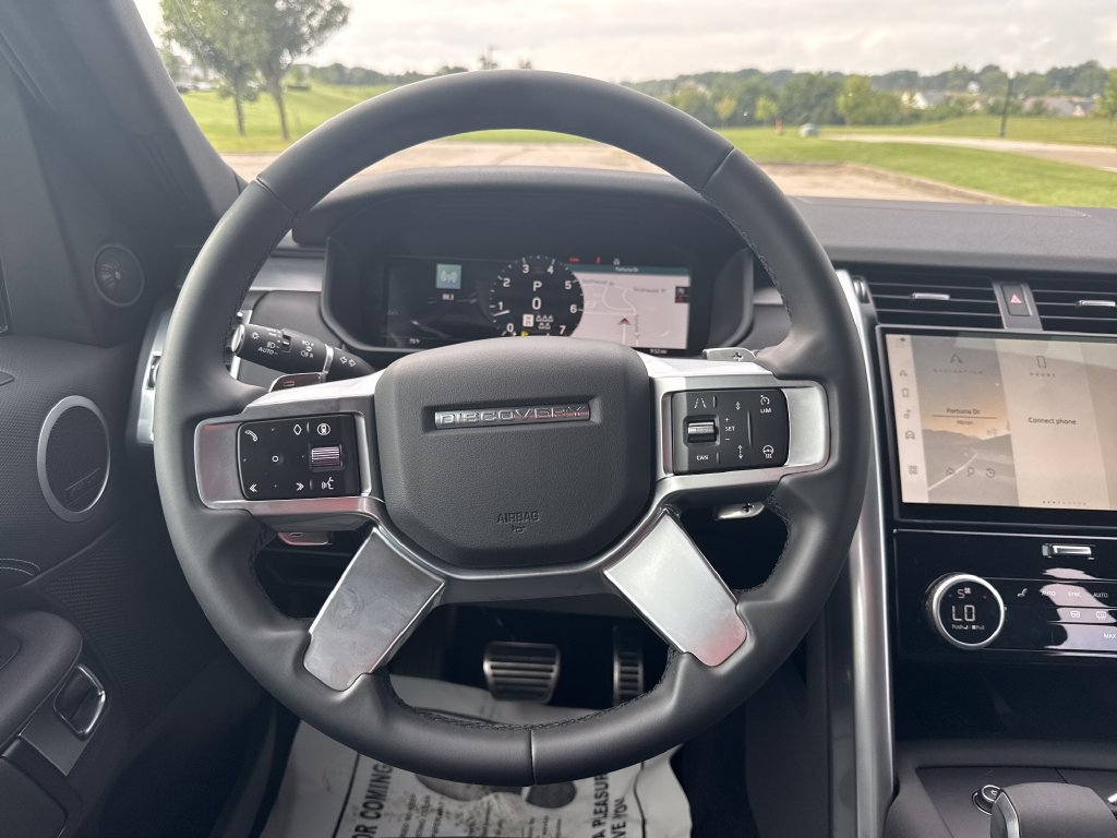 Used 2025 Land Rover Discovery Dynamic SE AWD/4WD image 20