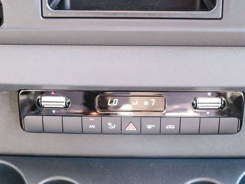 Used 2025 Mercedes-Benz Sprinter 2500 image 14