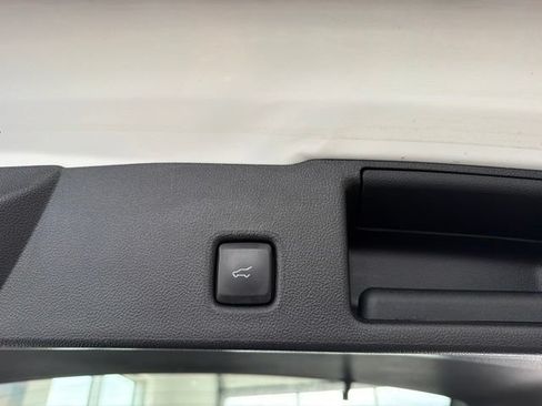 Certified 2024 Ford Escape Platinum AWD/4WD image 10