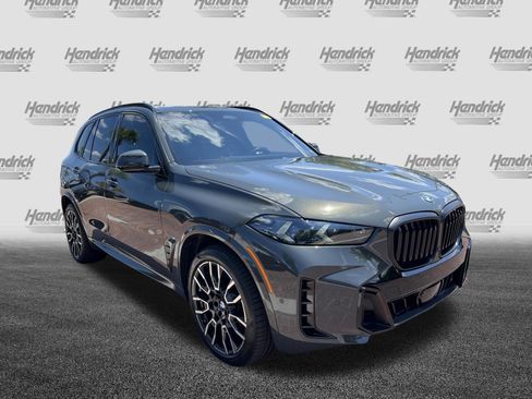 Used 2025 BMW X5 sDrive40i w/ M Sport Package RWD image 2