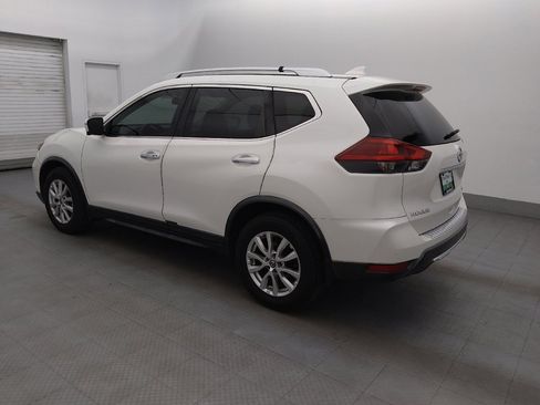 Used 2018 Nissan Rogue SV w/ Premium Package FWD image 3